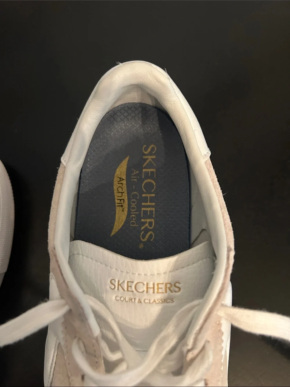 Skechers Arch Fit Legend Suede Court Sneakers Beige White Women’s Size‎ 8.5